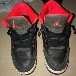 Jordan 3 Crimsons (USED)